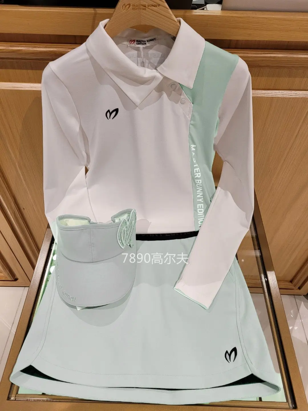 ملابس جولف نسائية أصلية كورية  - مراجعة Golf Equipment Women وسعره